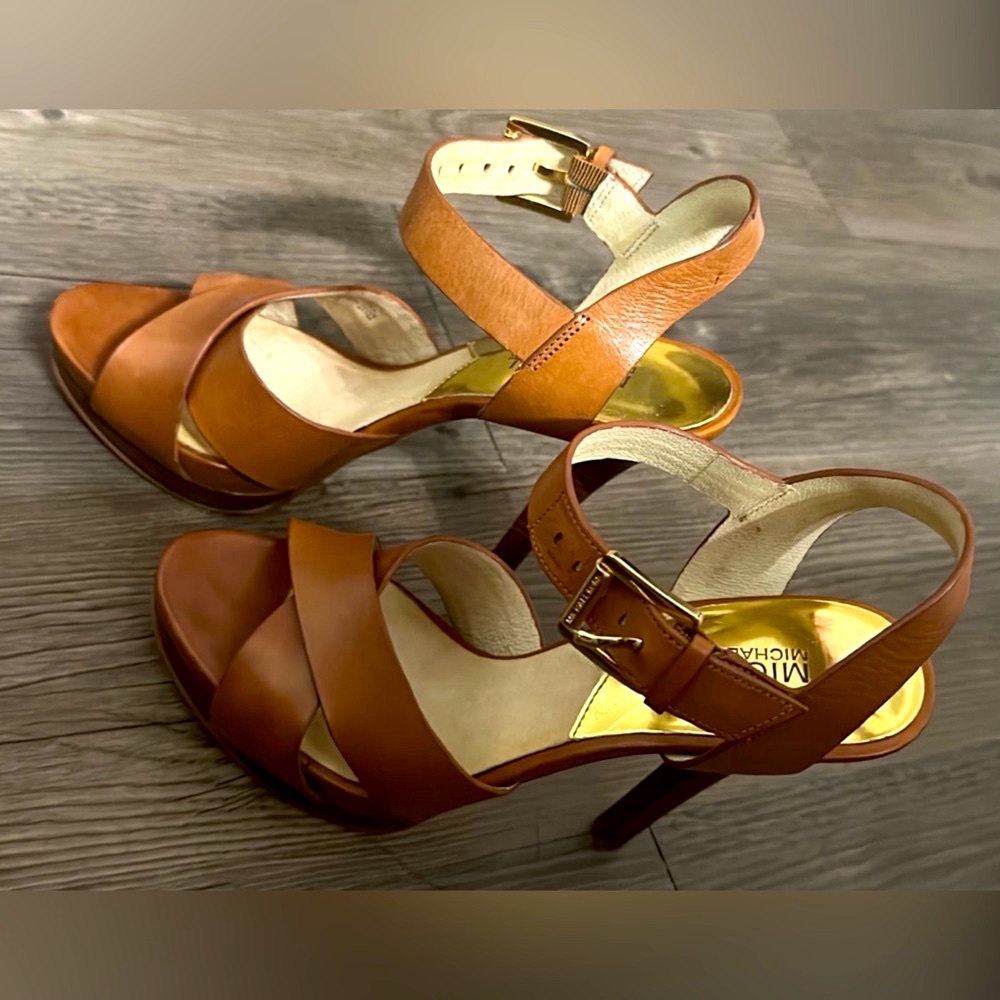 ⛔️SOLD⛔️ Michael Kors Leather Size 7.5